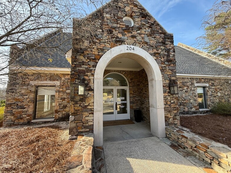 More Photos Of 204 Griffin Park Dr, Birmingham Office For Sale