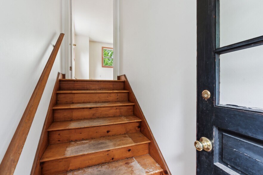 More Photos Of 705 Maine Ave, Farmingdale Multifamily For Sale