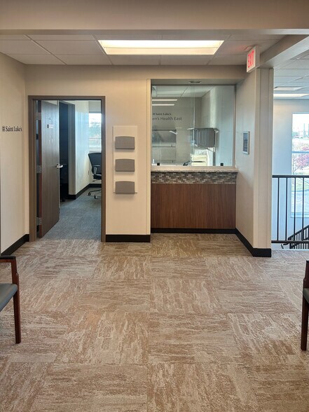 More Photos Of 2741 NE McBaine Dr, Lee's Summit Medical For Lease