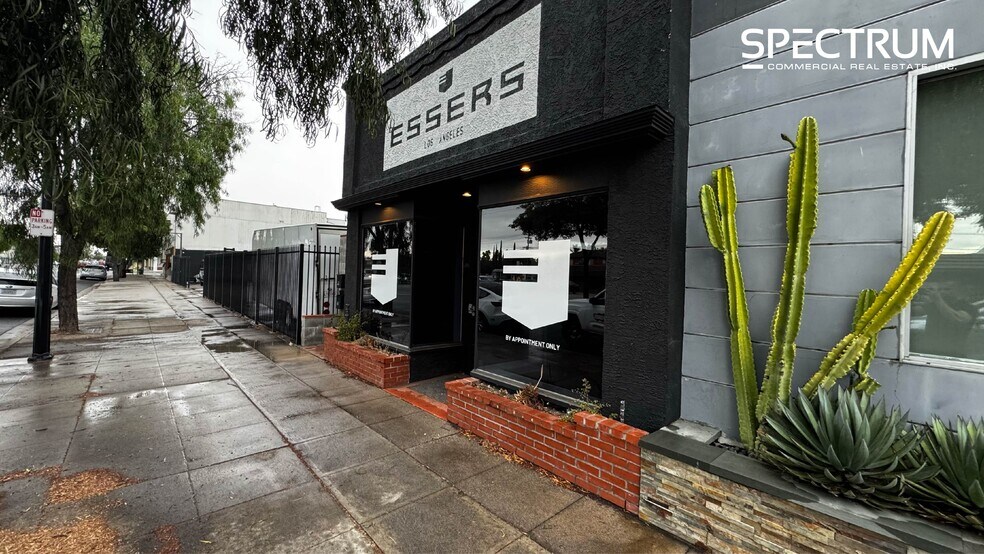 More Photos Of 2707 W Burbank Blvd, Burbank Storefront Retail Residential For Lease