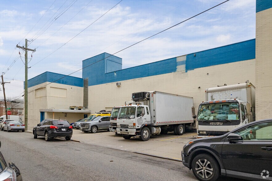 More Photos Of 20-20 129th St, College Point Warehouse For Lease