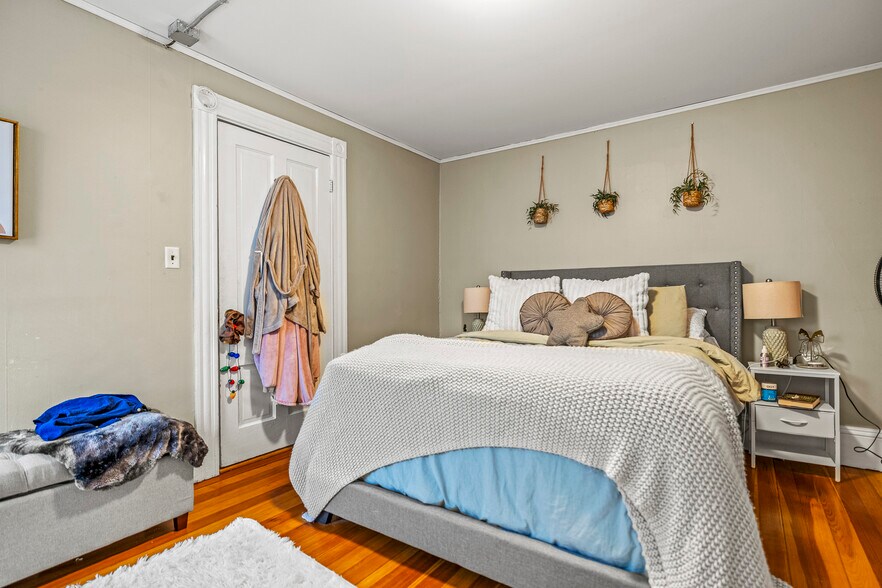 More Photos Of 455 Main St, South Berwick Apartments For Sale