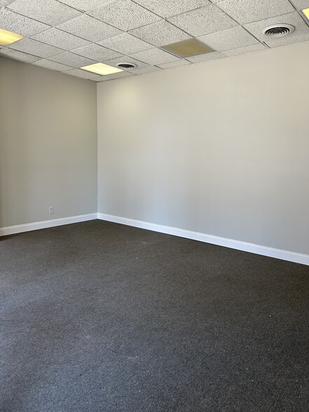 More Photos Of 1208 Hull St, Richmond Storefront Retail Office For Lease