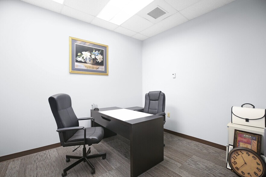 More Photos Of 2050 Gordon W Shelton Blvd, Fredericksburg Office For Lease