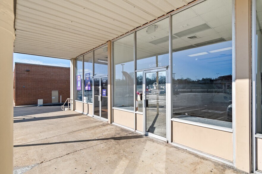 More Photos Of 1202 S James Campbell Blvd, Columbia General Retail For Lease