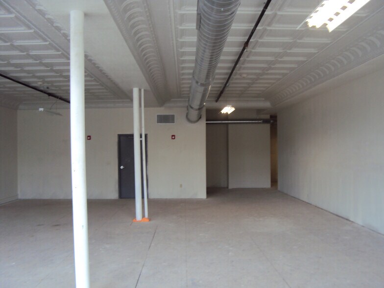 More Photos Of 131-137 E 5th Ave, Gary Apartments For Lease