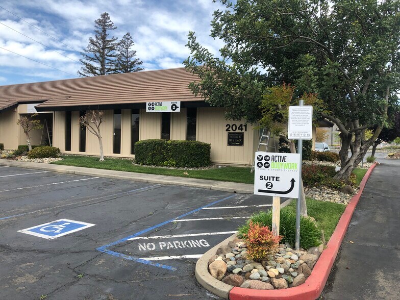 More Photos Of 2045 Hallmark Dr, Sacramento Office For Lease