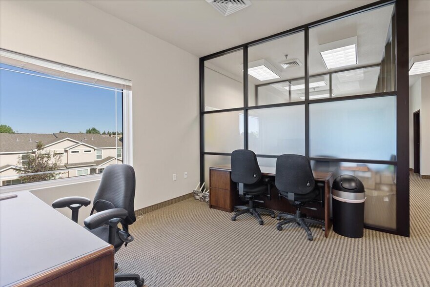 More Photos Of 1103 Old Town Ln, Cheyenne Office For Sale