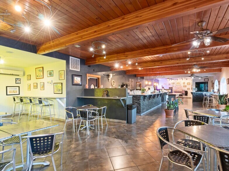 More Photos Of 475 W Main St, Escalante Hotel For Sale