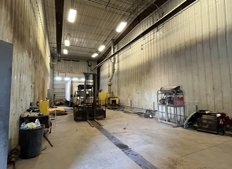 More Photos Of 3102 Main Street, Watford City Industrial For Sale