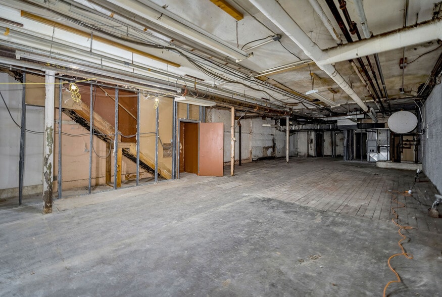 More Photos Of 113 W 4th St, Cincinnati Office For Lease