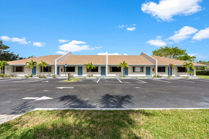 More Photos Of 4177 S Congress Ave, Lake Worth Apartments For Sale