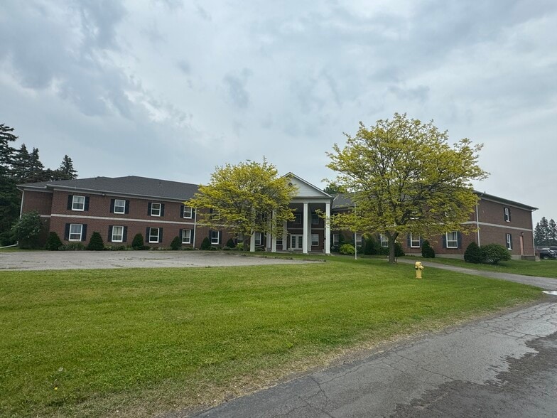 More Photos Of 725 Gibralter St, Norfolk Flex For Sale