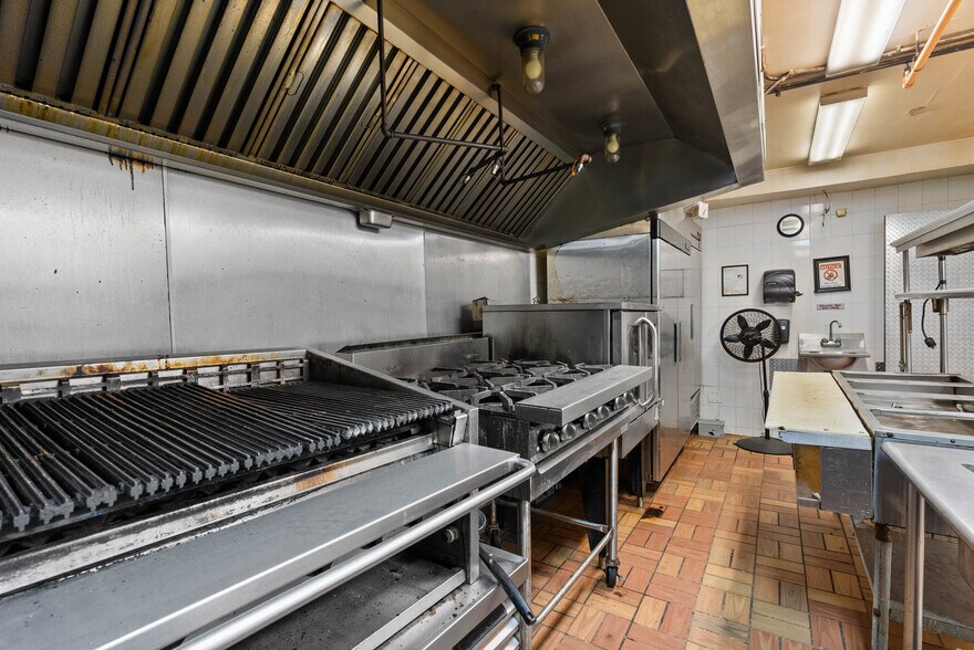 More Photos Of 1312 South St, Philadelphia Storefront Retail Residential For Sale