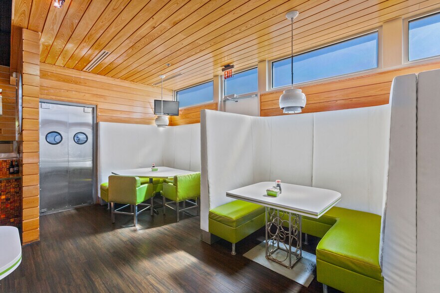 More Photos Of 102 Clinton Center Dr, Clinton Restaurant For Sale