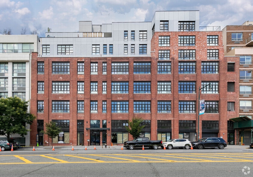 More Photos Of 5-33 48th Ave, Long Island City Apartments For Lease