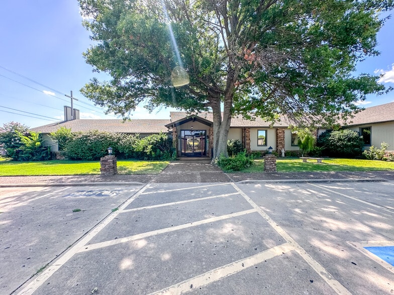 Primary Photo Of 2833 W Main St, Jenks Religious Facility For Sale