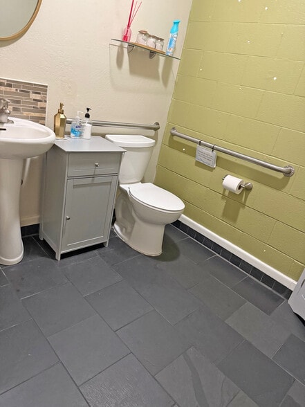 More Photos Of 7106 Bodega Ave, Sebastopol Storefront For Sale