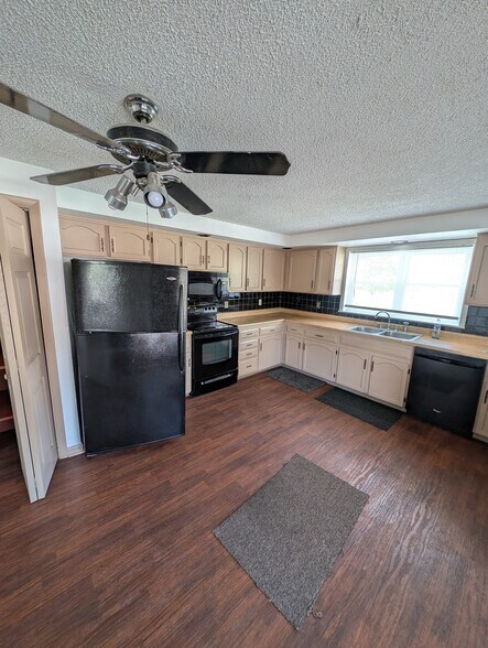 More Photos Of 1952 Kensington Ave, Buffalo Restaurant For Lease