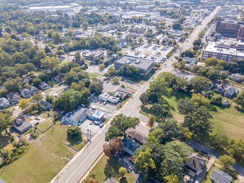 More Photos Of 1319 E Michigan Ave, Jackson Restaurant For Sale