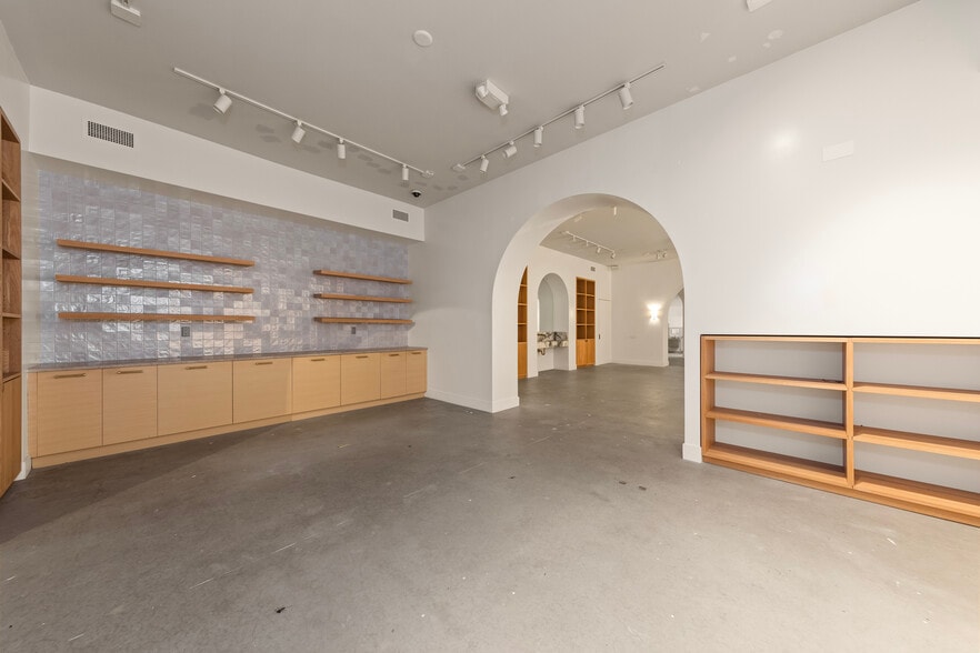 More Photos Of 106 N 6th St, Brooklyn Apartments For Lease
