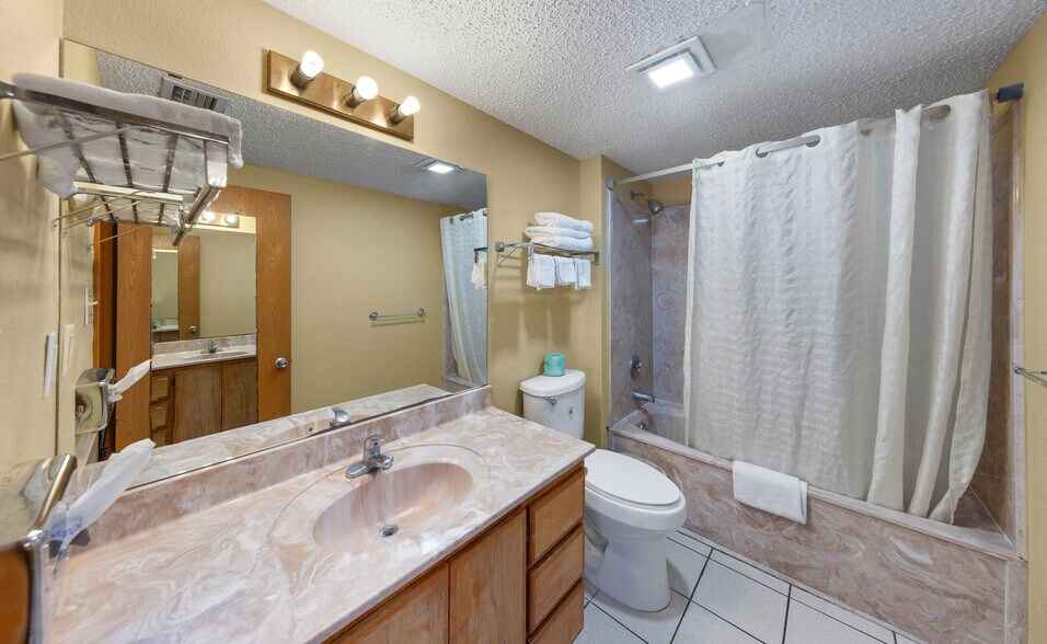 More Photos Of 4109 Padre Blvd, South Padre Island Hotel For Sale