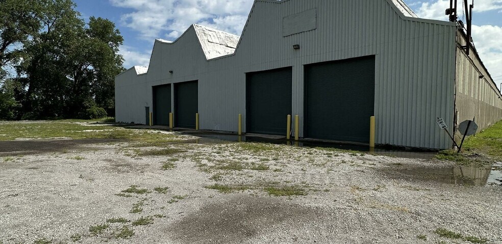 More Photos Of 4505 Euclid Ave, East Chicago Industrial For Lease