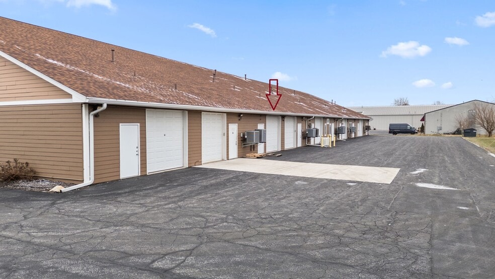 More Photos Of 2502 Beech St, Valparaiso Office For Sale