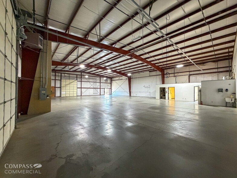 More Photos Of 217 Pumice Ave, Redmond Industrial For Lease