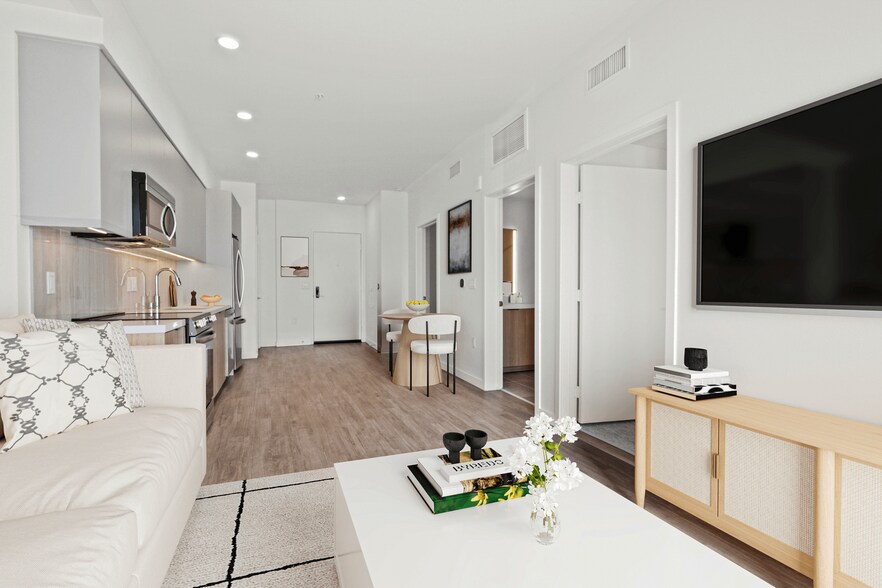 More Photos Of 200 N Vermont Ave, Los Angeles Apartments For Lease