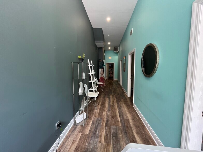 More Photos Of 2951 N Broadway St, Chicago Apartments For Lease