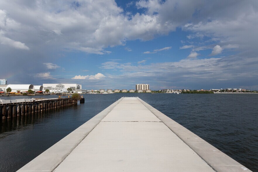 More Photos Of 5440 W Tyson Ave, Tampa Land For Lease