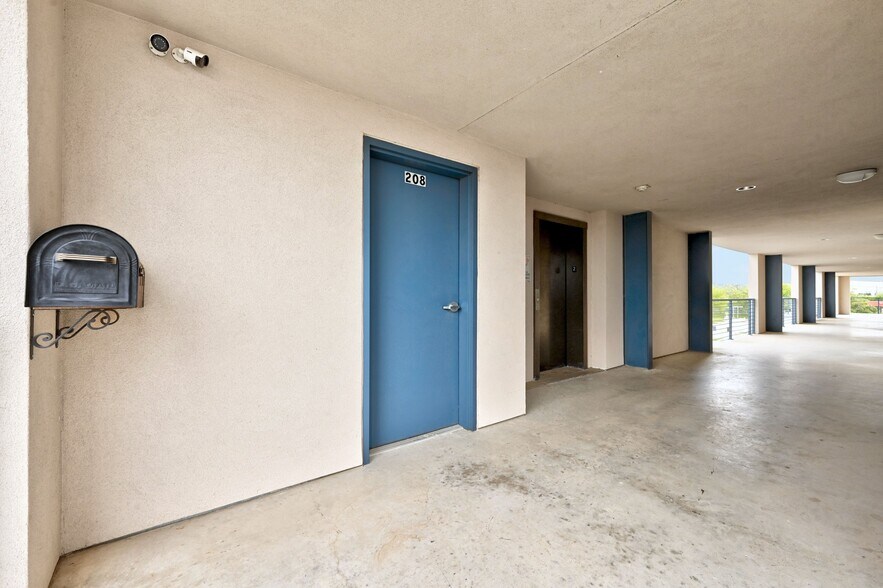 More Photos Of 2050 Double Creek Dr, Round Rock Medical For Lease