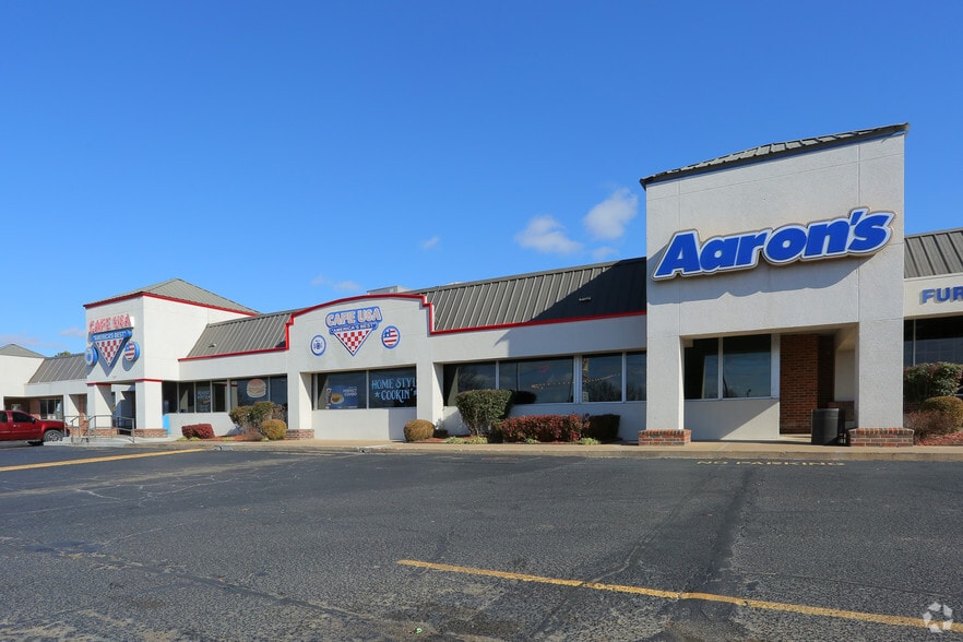 Primary Photo Of 713-745 S Mission St, Sapulpa Unknown For Lease