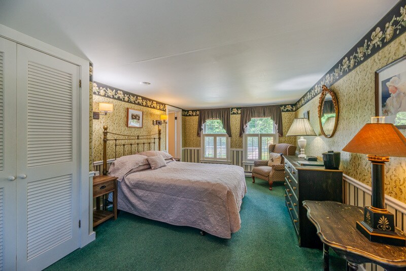 More Photos Of 132 Landgrove Rd, Landgrove Hotel For Sale