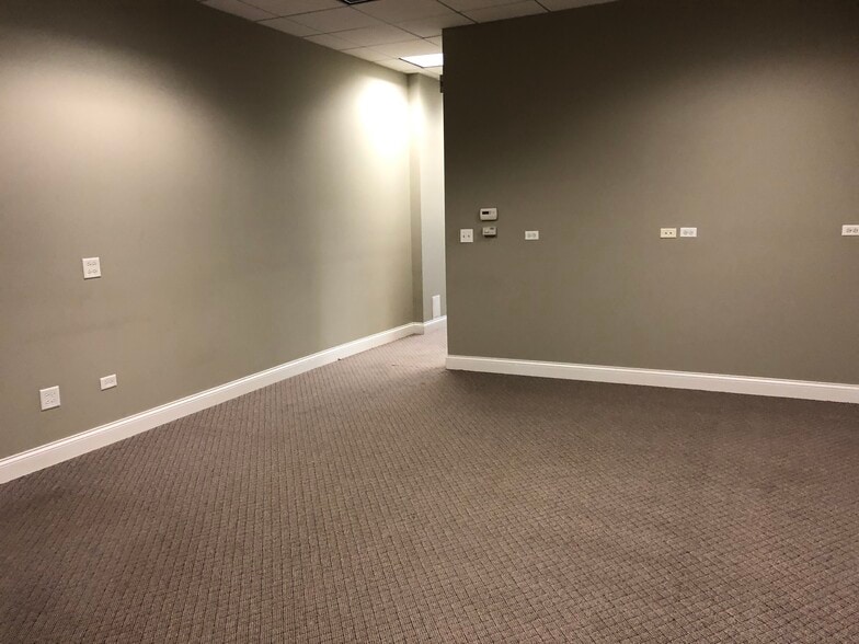 More Photos Of 1136 W Diversey Pkwy, Chicago Apartments For Sale