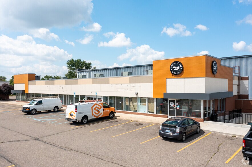 More Photos Of 17032-17094 Fort St, Riverview Unknown For Lease