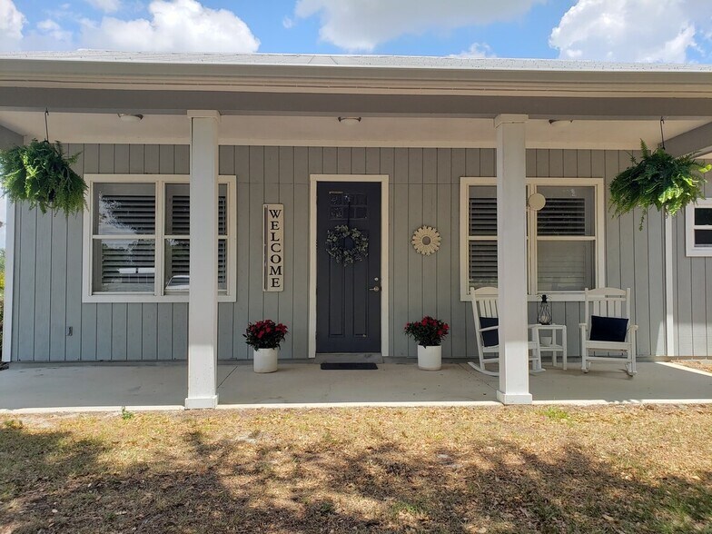 More Photos Of 10910 Ruden Rd, North Fort Myers Specialty For Sale