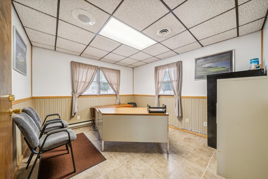 More Photos Of 123 Crossroads Rd, Scottdale Light Distribution For Sale