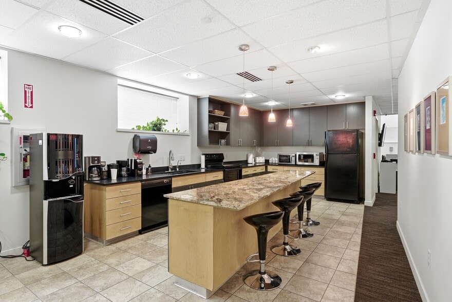 More Photos Of 555 S 300 E, Salt Lake City Office For Sale