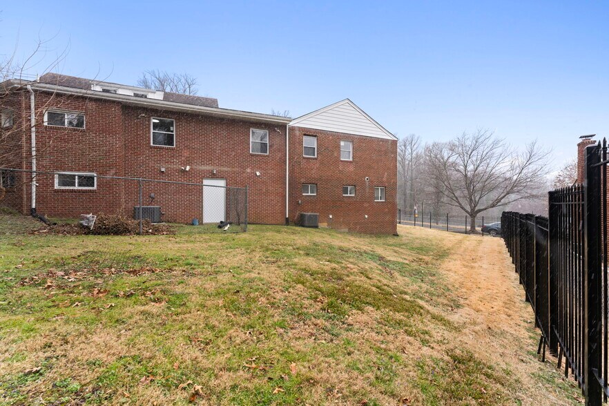 More Photos Of 922 Ridge Rd Se, Washington Assisted Living For Lease