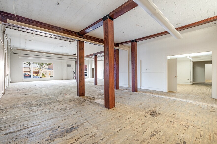 More Photos Of 109 Hampton St, Rock Hill Storefront Retail Office For Sale