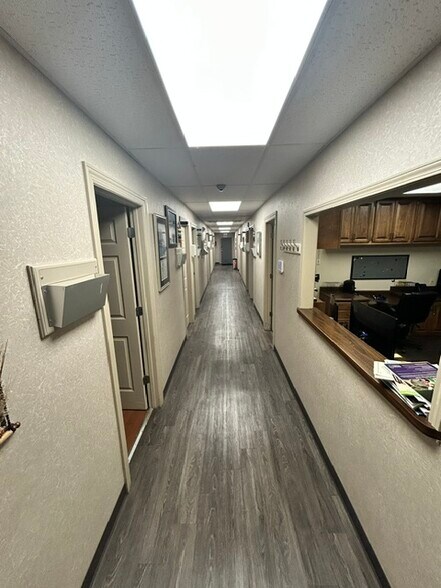 More Photos Of 414 Old Morgantown Rd, Bowling Green Office For Sale