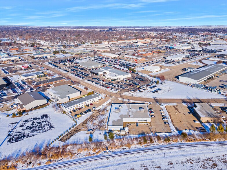 More Photos Of 1615 Commerce Pky, Bloomington Office For Sale