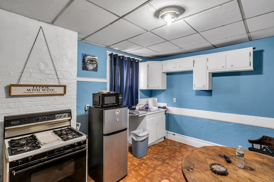 More Photos Of 45 Freeman St, West Orange Bar For Sale