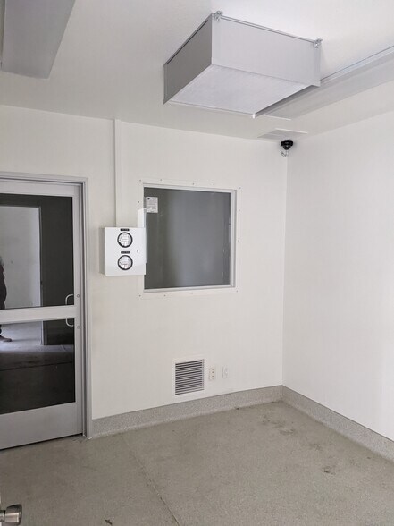 More Photos Of 1214 W Burbank Blvd, Burbank Loft Creative Space For Lease