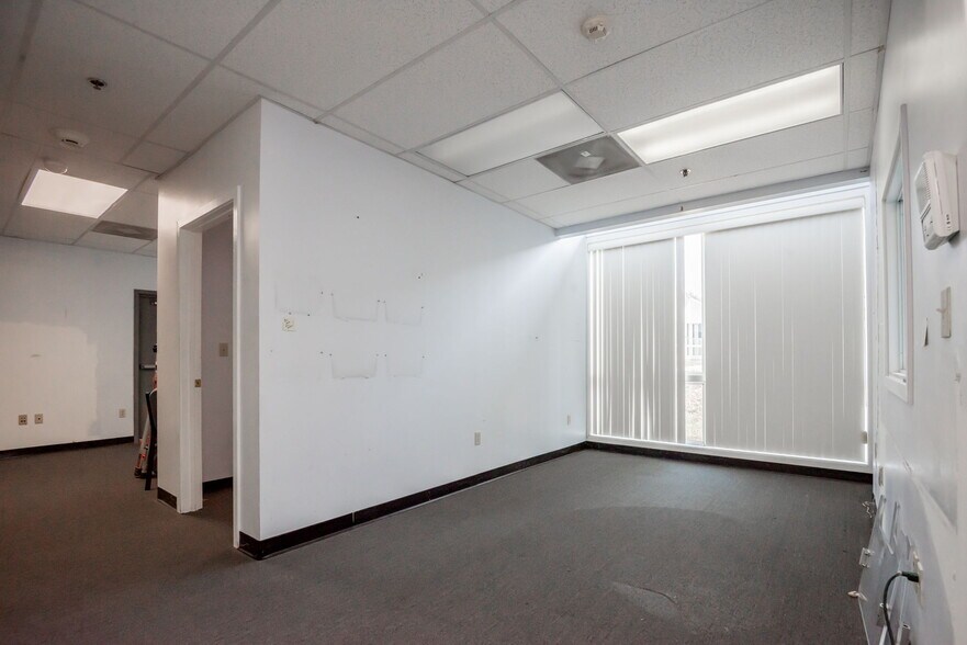 More Photos Of 908 Churchmans Road Ext, New Castle Office For Lease