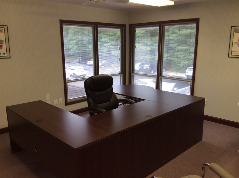 More Photos Of 170 Changebridge Rd, Montville Office For Lease