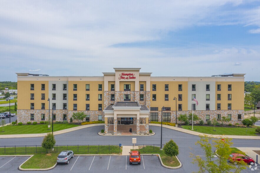 More Photos Of 2301 Strickler Rd, Manheim Hotel For Sale