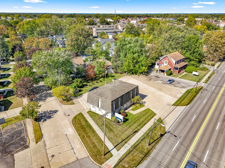 More Photos Of 30401 Utica Rd, Roseville Office For Sale